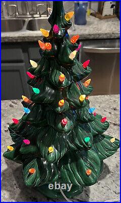 VTG ceramic Christmas Tree large natuvity scene Musical MCM 14 Inches Tall Works