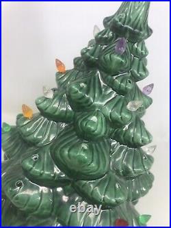 Vintage 1 Piece Byron Mold Ceramic 14 Lighted Christmas Tree Green EUC