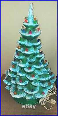 Vintage 19 Arnel 577 Illuminated Ceramic Flocked Christmas Tree with Lights