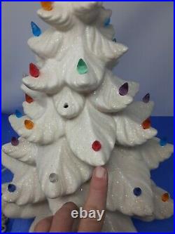 Vintage 19 Atlantic Mold White Ceramic Christmas Tree With Base