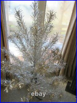 Vintage 1950's Splendor Aluminum 5 foot Christmas Tree 45 Branches Silver