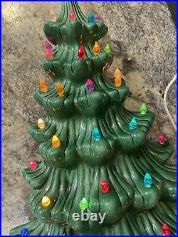 Vintage 1975 Atlantic Mold Wall Mount Lighted Ceramic Green Christmas Tree 19