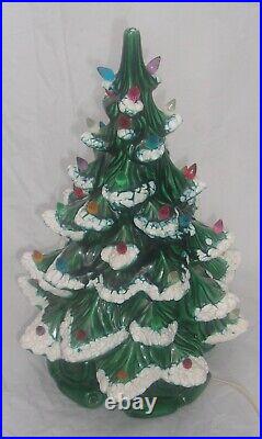 Vintage 1976 Atlantic Mold Ceramic Flocked Musical Christmas Tree With Base