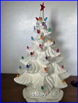 Vintage 1976 Atlantic Mold White Light Up Christmas Tree White 16.5 Tall