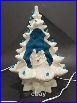 Vintage 1979 Ceramic White Christmas Tree Light & Figurine Inside Byron Mold