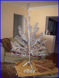 Vintage 4.5 feet aluminum Christmas tree