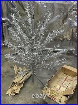 Vintage 4.5ft Aluminum Christmas Tree Style #431 Promo 4 1/2 feet With Orig Box