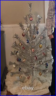 Vintage 4' EVERGLEAM Pom Pom Retro Stainless Aluminum Christmas Tree 4 Ft Vintage 4' EVERGLEAM Pom Pom Retro Stainless Aluminum Christmas Tree 4 Ft