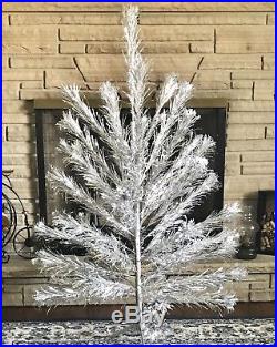 Vintage 4' Star Band Aluminum Christmas Tree Pom Pom with Box & Sleeves VERY NICE