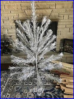 Vintage 4' Star Band Aluminum Christmas Tree Pom Pom with Box & Sleeves VERY NICE