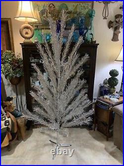 Vintage 4 ft Aluminum Christmas Tree 52 Branches & Original Box & Sleeves