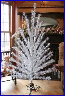 Vintage 6-1/2 Ft. SILVER GLOW ALUMINUM CHRISTMAS TREE with Stand 60 Branches