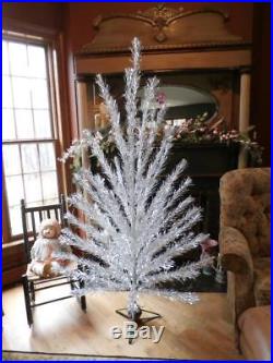 Vintage 6-1/2 Ft. SILVER GLOW ALUMINUM CHRISTMAS TREE with Stand 60 Branches