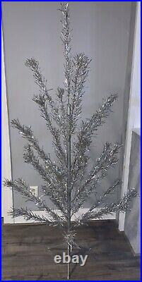 Vintage 6.5 Aluminum Christmas Tree United States Silver Tree Co. WithBox MCM