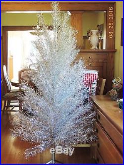 Vintage 6' 8 Aluminum Christmas Tree 89 20 Branches Tripod Base Stunning