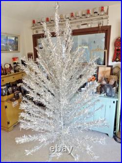 Vintage 7' Foot Aluminum Christmas Tree 124 Branches And Stand