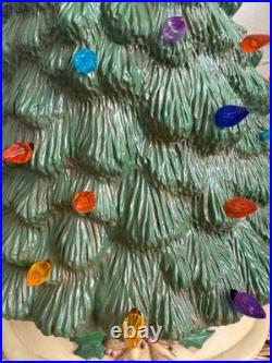 Vintage 70's Green Ceramic Light Up Christmas Tree Holly Base 16 Vintage 70's Green Ceramic Light Up Christmas Tree Holly Base 16