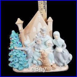 Vintage 76 Atlantic Mold Ceramic Christmas Scene Carolers Church Light Up Tree