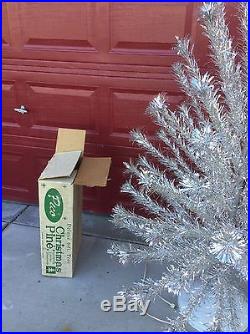 Vintage ALUMINUM POM POM CHRISTMAS TREE 6.5 COLOR WHEEL ROTATING BASE