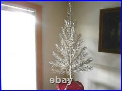 Vintage ALUMINUM SPARKLER 4 1/2 FT. CHRISTMAS TREE Complete in Box with Stand