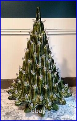 Vintage ATLANTIC MOLD 20 Ceramic Lighted Green LAVA Christmas Tree & Star Base