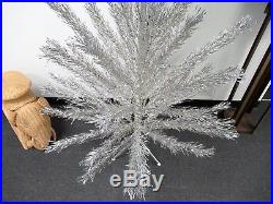 Vintage Aluminum Christmas Tree 6 Ft 80 Branches Northern Lights Model 712