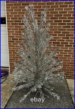 Vintage Aluminum Silver Christmas Tree 5.5' Feet 100 Branches Very Nice