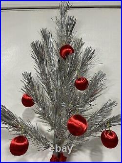 Vintage Aluminum The Holiday Hanging Wall Christmas Tree K4000 2Ft With Box