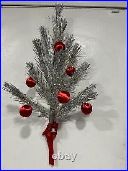 Vintage Aluminum The Holiday Hanging Wall Christmas Tree K4000 2Ft With Box