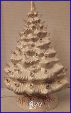 Vintage American Mold Ceramic White Iridescent Merry Christmas Tree 15 Music Box