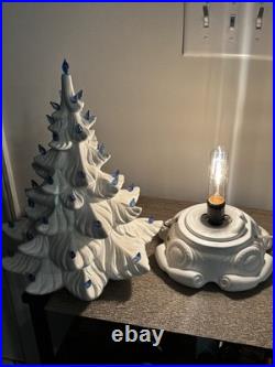 Vintage Atlantic Mold 17 Lighted Ceramic Christmas Tree White With Music Base