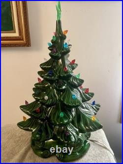 Vintage Atlantic Mold 18 Ceramic Christmas Tree with Music Box