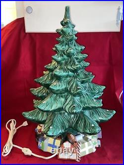 Vintage Atlantic Mold 20 ceramic christmas tree with music base