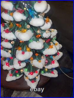 Vintage Atlantic Mold Ceramic Christmas Tree 24 Snow Flocked Music Box 1970
