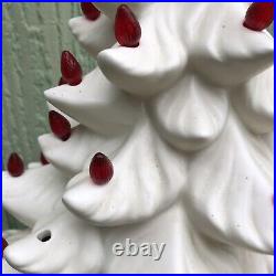 Vintage Atlantic Mold Ceramic Christmas Tree White With Base. Please Read