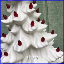 Vintage Atlantic Mold Ceramic Christmas Tree White With Base. Please Read