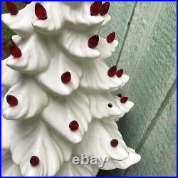 Vintage Atlantic Mold Ceramic Christmas Tree White With Base. Please Read