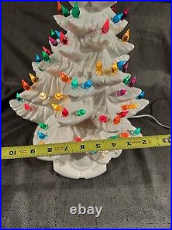 Vintage Atlantic Mold Ceramic Christmas Tree White WithBase. Year 1974 & Signed