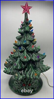 Vintage Atlantic Mold Ceramic Christmas Tree With Holly Base Lights And Star 19