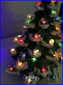 Vintage Atlantic Mold Ceramic Lighted 19 Christmas Tree With Stand