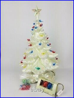 Vintage Atlantic Mold White Ceramic Christmas Tree Multi Colored Doves 17