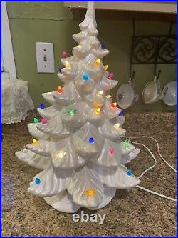 Vintage Atlantic Mold White Ceramic Light Up Christmas Tree With Base 18 Music