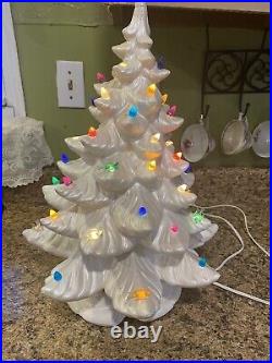 Vintage Atlantic Mold White Ceramic Light Up Christmas Tree With Base Damaged
