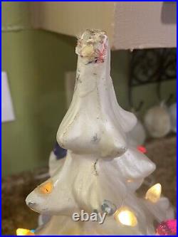 Vintage Atlantic Mold White Ceramic Light Up Christmas Tree With Base Damaged