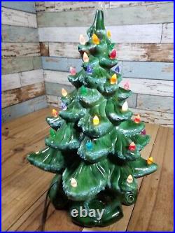 Vintage Ceramic Christmas Tree 18 Inches Tall Music Box ATLANTIC MOLD 1975