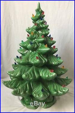 Vintage Ceramic Christmas Tree Green w Multi Color Lights 23 Table Top Musical