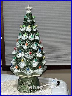 Vintage Ceramic Lighted Christmas Tree 17 Holly Base All Lights Work + Box