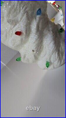 Vintage Ceramic Lighted Christmas Wreath White Multi-Colored Lights Mouse Video