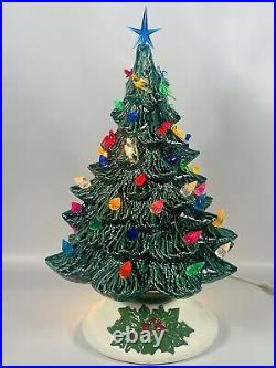 Vintage Ceramic Music Box Christmas Tree With Wreath Base 13 1985 Working