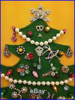 Vintage Costume Jewelry Art Christmas Tree Framed Rhinestone Brooch +++ Lighted